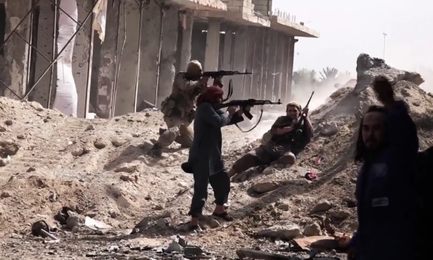 Pejuang Islamic State Luncurkan Serangan Mematikan Baru di Timur Suriah